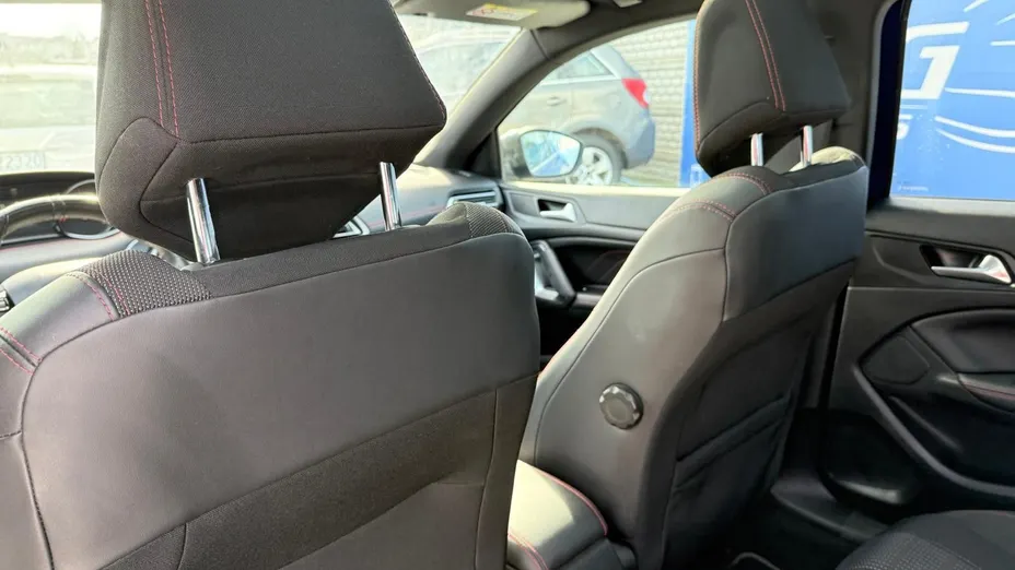 PEUGEOT 308 -