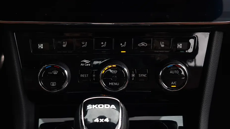 SKODA Superb Superb 2.0 TDI SCR 4x4 L&K DSG