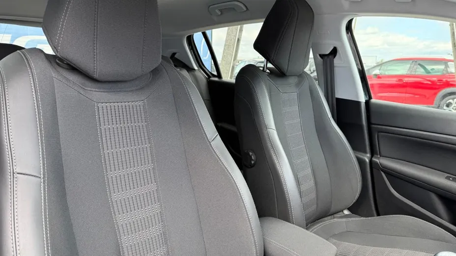 PEUGEOT 308 -