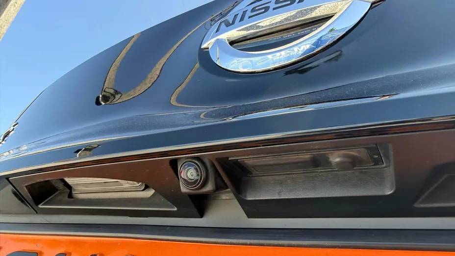 NISSAN Leaf -