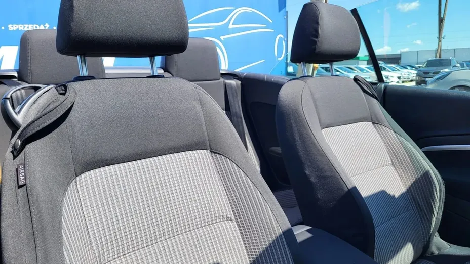 VOLKSWAGEN Eos -