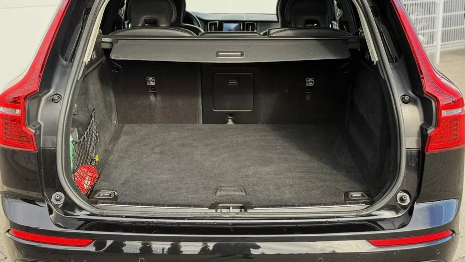VOLVO XC60 XC60 B4 D Plus Dark aut