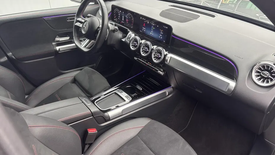 MERCEDES-BENZ GLB GLB 200 mHEV AMG Line 7G-DCT