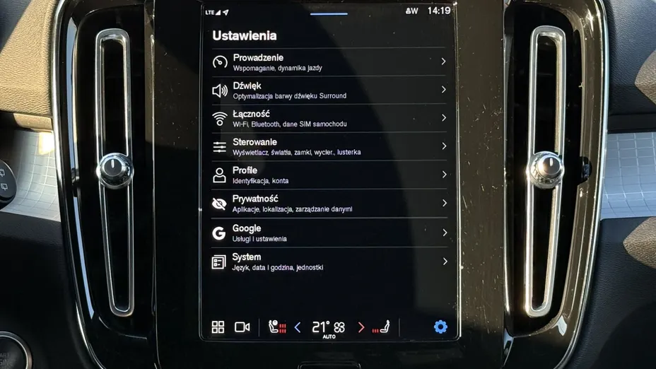 VOLVO XC40 XC40 B3 Plus Dark aut