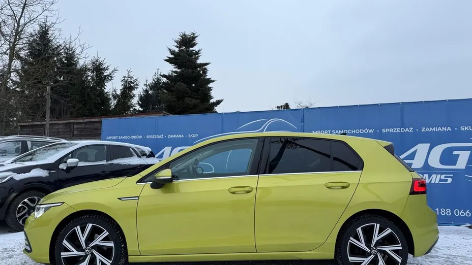 VOLKSWAGEN Golf -