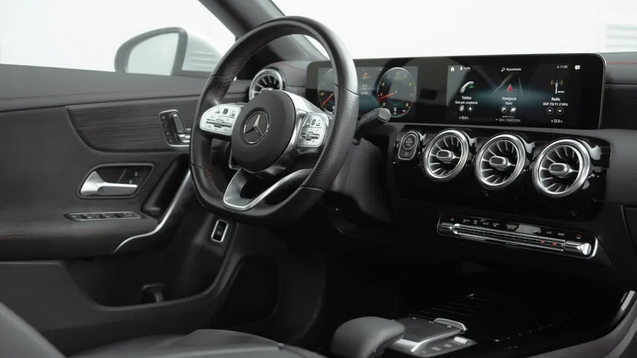 MERCEDES-BENZ CLA CLA 250 AMG Line 7G-DCT