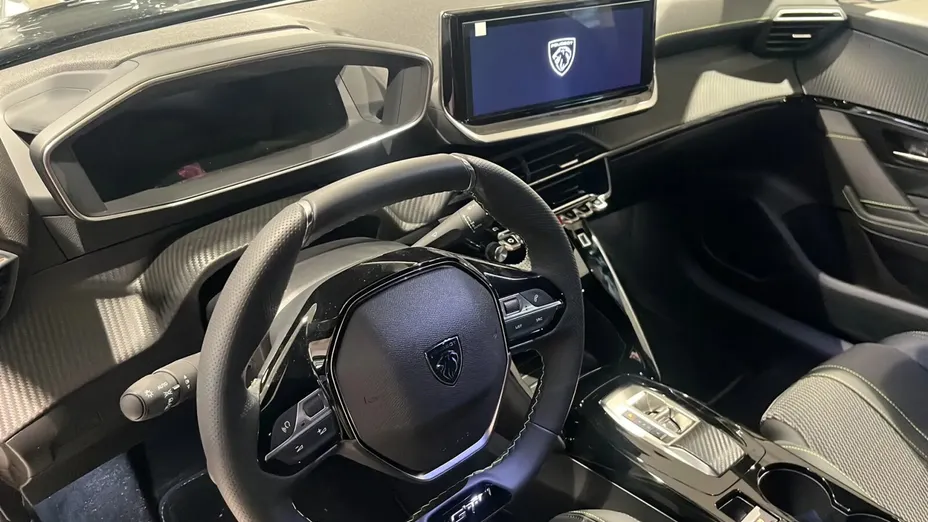 PEUGEOT 208 e-208 54kWh GT Nowy