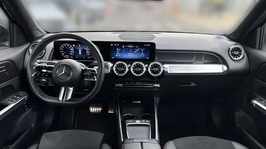 MERCEDES-BENZ GLB GLB 200 mHEV AMG Line 7G-DCT