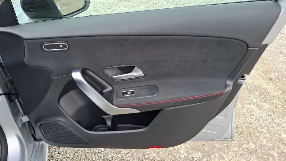 MERCEDES-BENZ A Klasa A 220 4-Matic AMG Line 8G-DCT