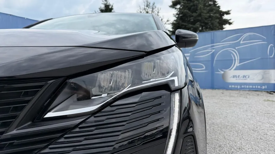 PEUGEOT 3008 -