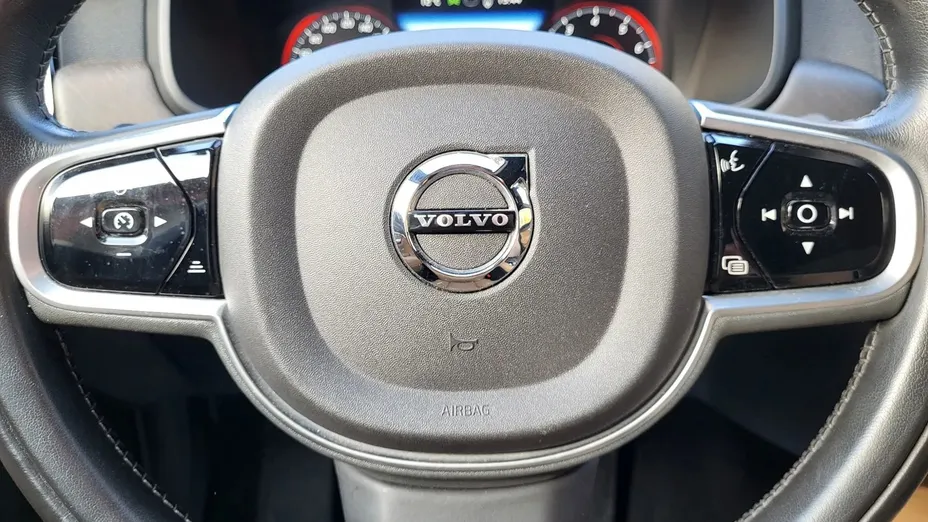 VOLVO V90 -