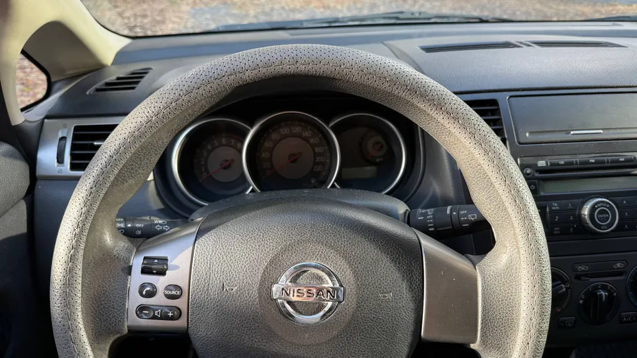 NISSAN Tiida Tiida 1.6 Visia AC/CD