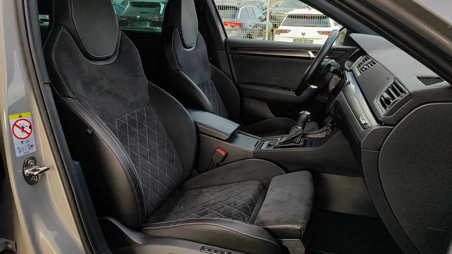 SKODA Superb Superb 2.0 TDI SCR Sportline DSG