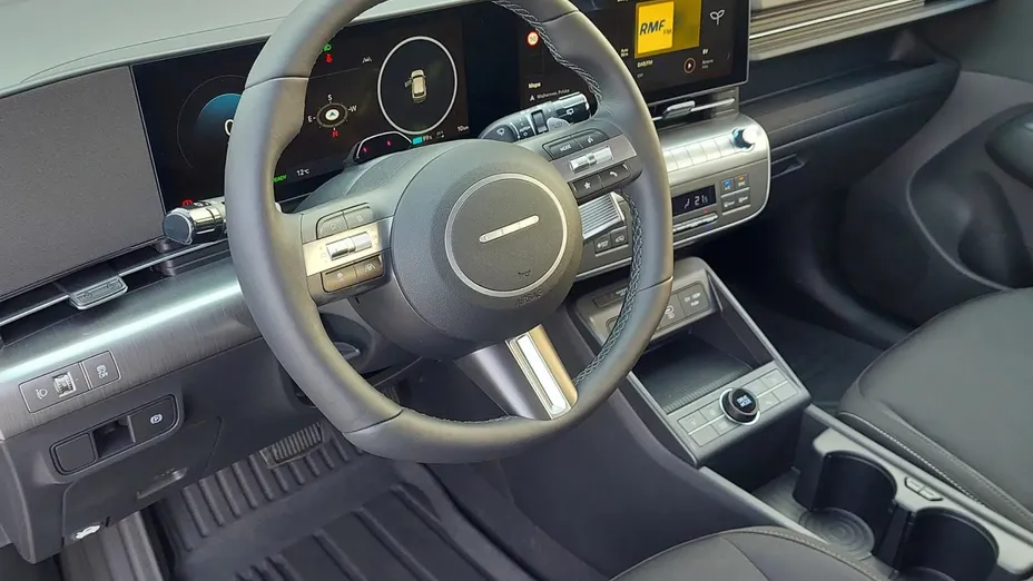 HYUNDAI Kona -