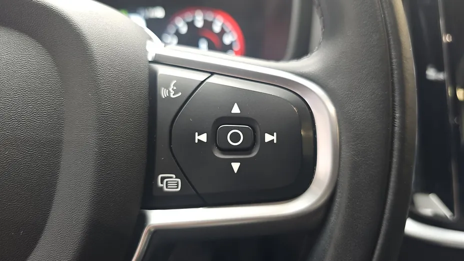 VOLVO V60 V60 B3 B Momentum aut