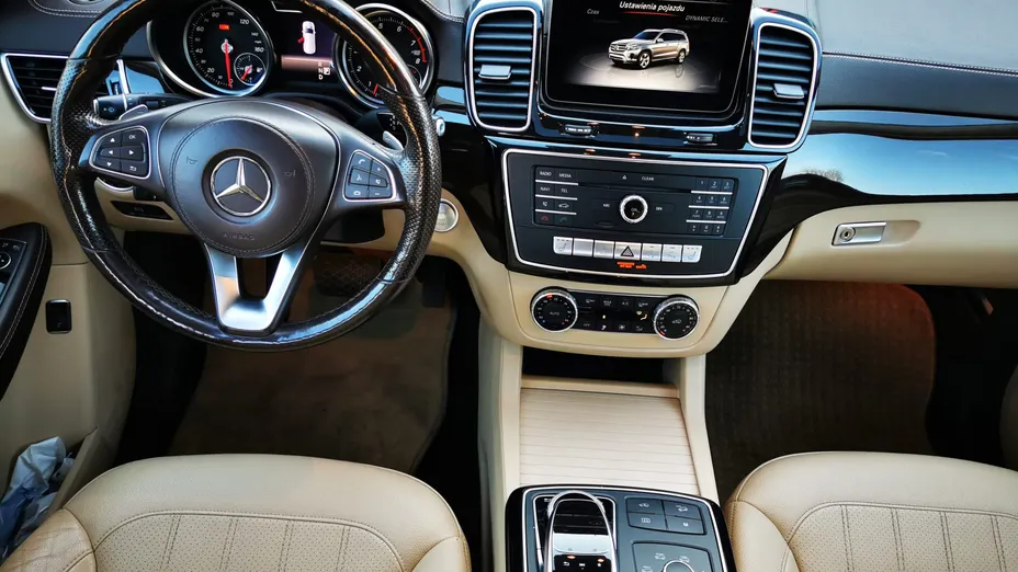 MERCEDES-BENZ GLS -