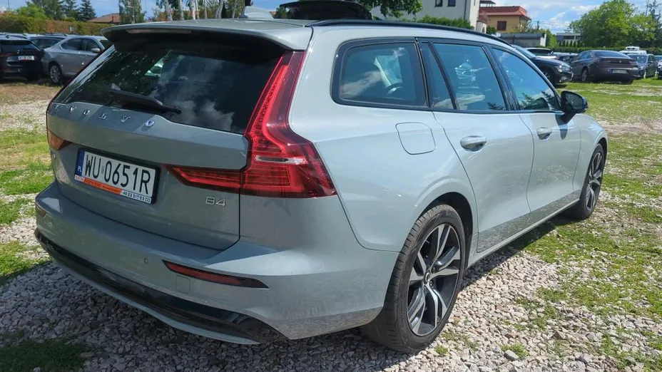 VOLVO V60 V60 B4 B Plus Dark aut
