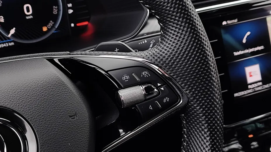 SKODA Superb Superb 2.0 TDI SCR Sportline DSG