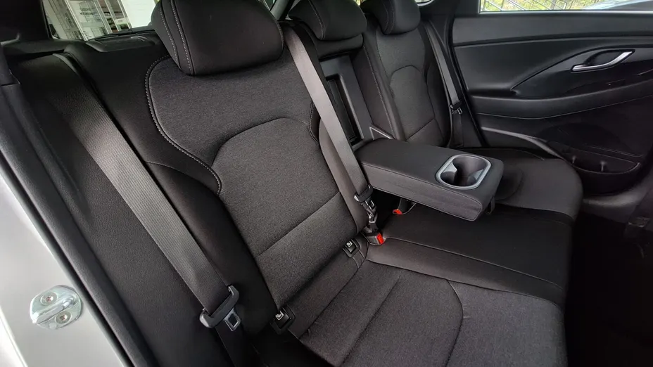 HYUNDAI i30 i30 1.6 D Comfort DCT
