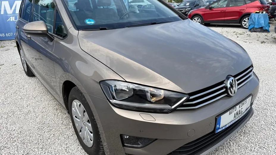 VOLKSWAGEN Golf Sportsvan -