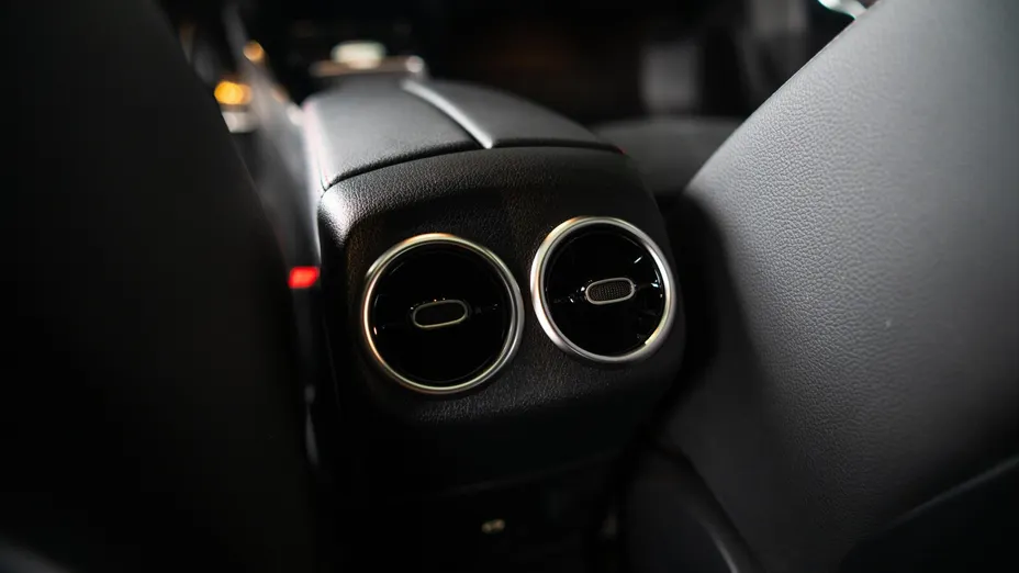 MERCEDES-BENZ A Klasa A 250 e PHEV AMG Line 8G-DCT