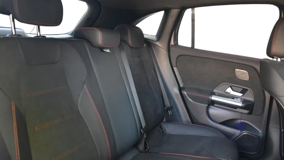 MERCEDES-BENZ GLA GLA 200 d AMG Line 8G-DCT