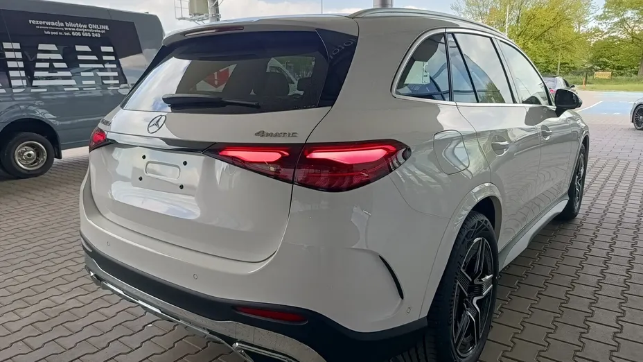 MERCEDES-BENZ GLC -