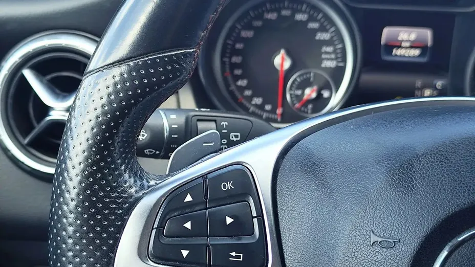 MERCEDES-BENZ CLA CLA 200 7G-DCT AMG Line