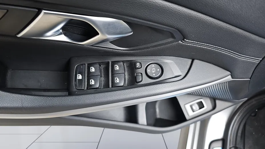 BMW Seria 3 330i xDrive aut