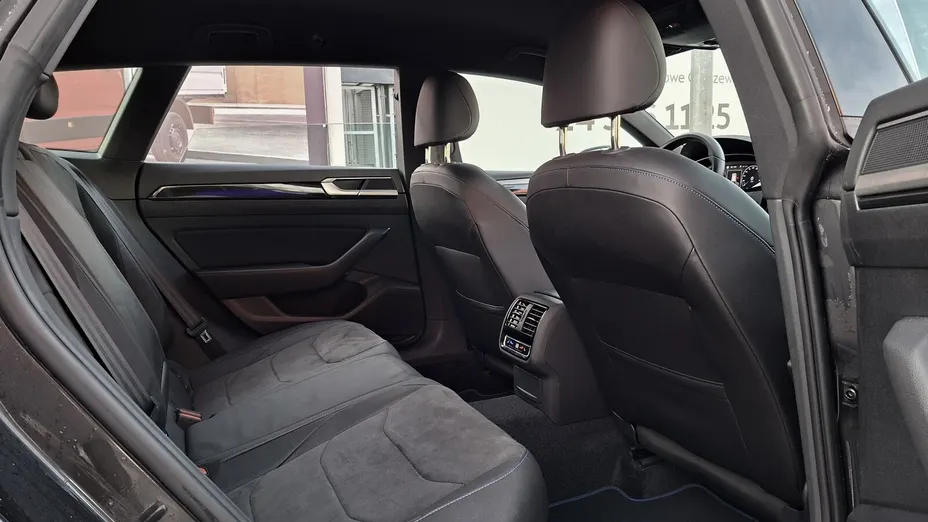 VOLKSWAGEN Arteon Arteon 2.0 TSI 4Motion R DSG