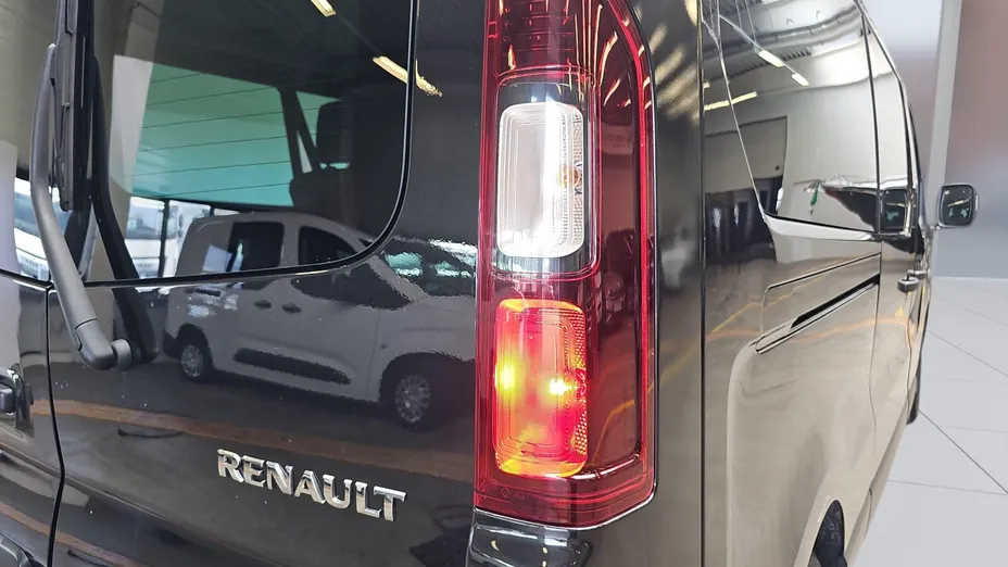 RENAULT Trafic Trafic Kombi 2.0 Blue dCi L2 Equilibre EDC