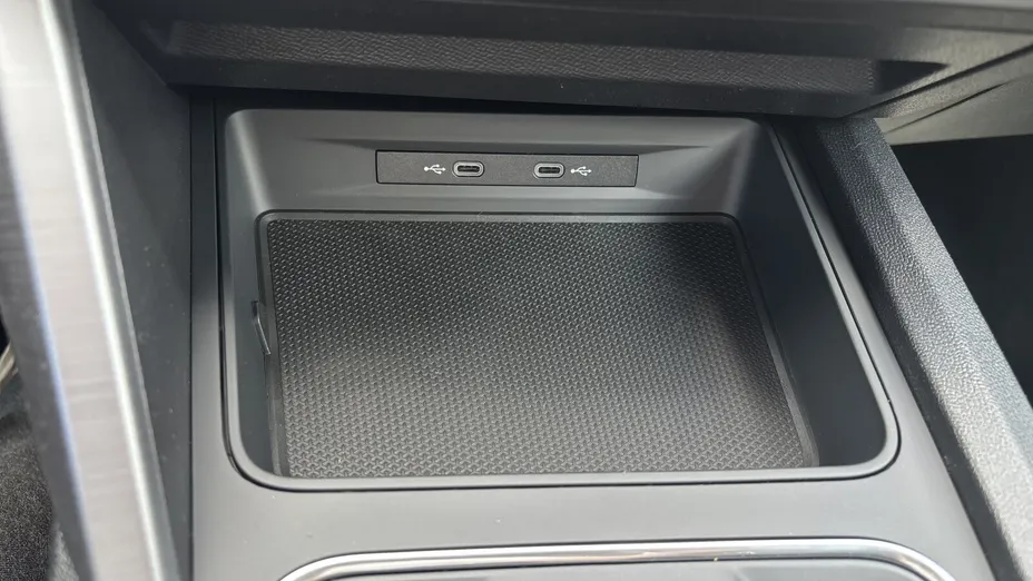 SEAT Leon Leon 1.5 eTSI FR DSG Nowy