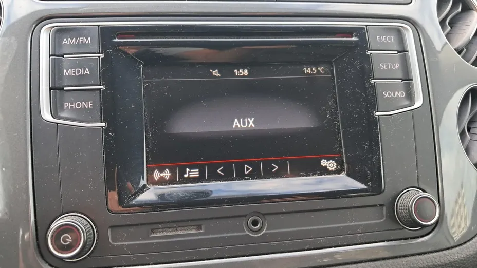 VOLKSWAGEN Tiguan -