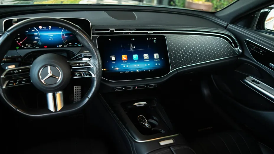 MERCEDES-BENZ E Klasa E 220 d mHEV 4-Matic AMG 9G-Tronic