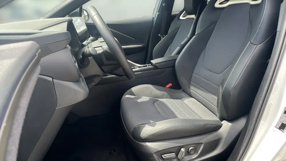 TOYOTA C-HR C-HR 2.0 PHEV Dynamic Force Executive