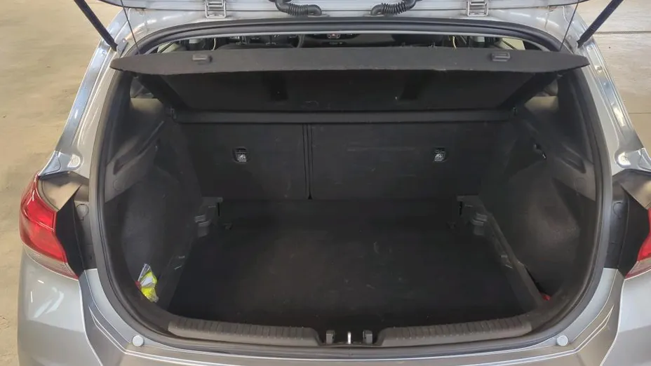 HYUNDAI i30 i30 1.5 DPI Classic +