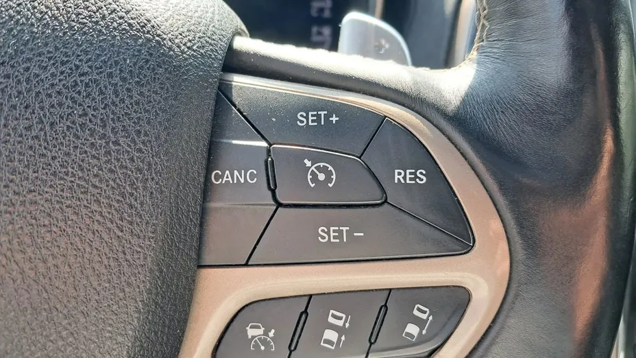 JEEP Grand Cherokee -