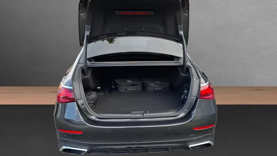 MERCEDES-BENZ E Klasa E 300 de PHEV 4-Matic AMG 9G-Tronic