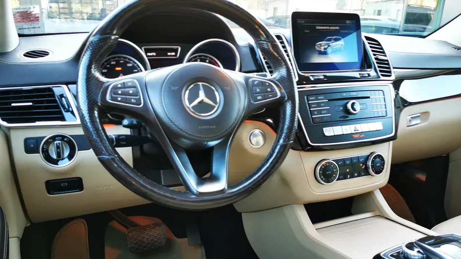 MERCEDES-BENZ GLS -
