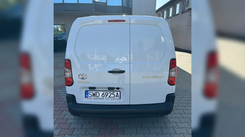 TOYOTA Proace City Proace City 1.5 D-4D Standard 2,4t Active