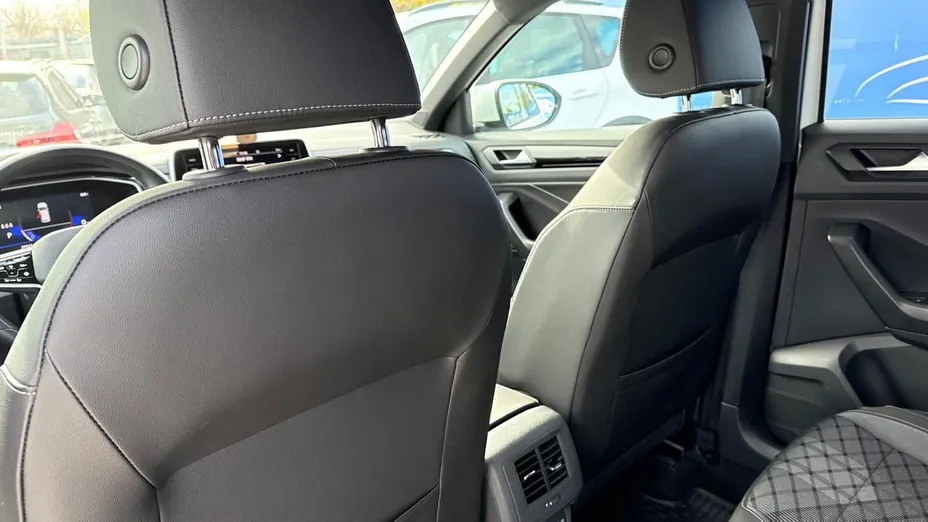 VOLKSWAGEN T-ROC -
