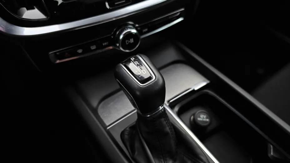 VOLVO V60 V60 CC D4 AWD aut
