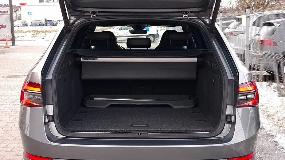 SKODA Superb Superb 2.0 TDI SCR Sportline DSG