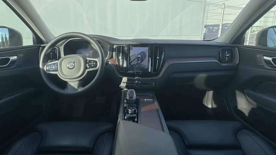 VOLVO XC60 XC60 B4 D AWD Plus Dark aut