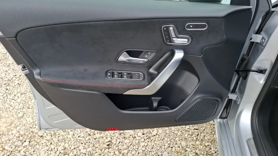 MERCEDES-BENZ A Klasa A 220 4-Matic AMG Line 8G-DCT