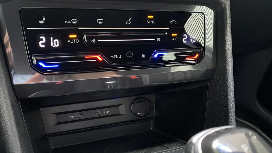 VOLKSWAGEN Tiguan Allspace -