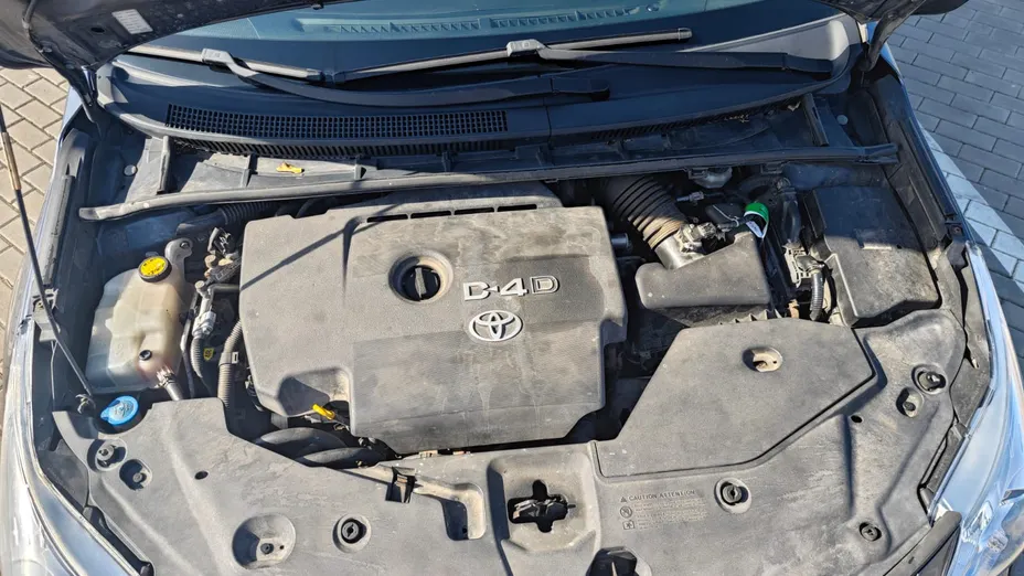 TOYOTA Avensis Avensis 2.0 D-4D Sol plus+NAVI