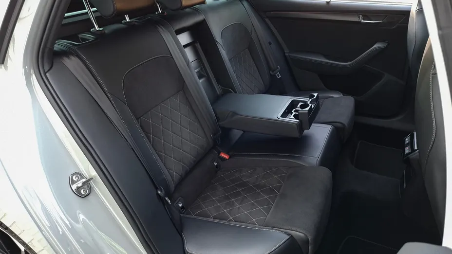 SKODA Superb Superb 2.0 TSI 4x4 Sportline DSG