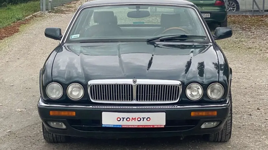 JAGUAR XJ -