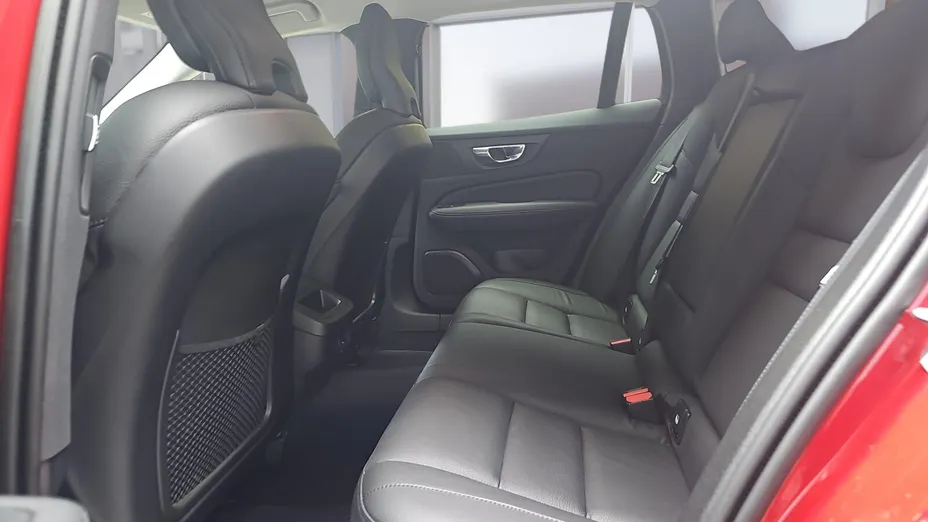 VOLVO V60 V60 B3 B Momentum aut
